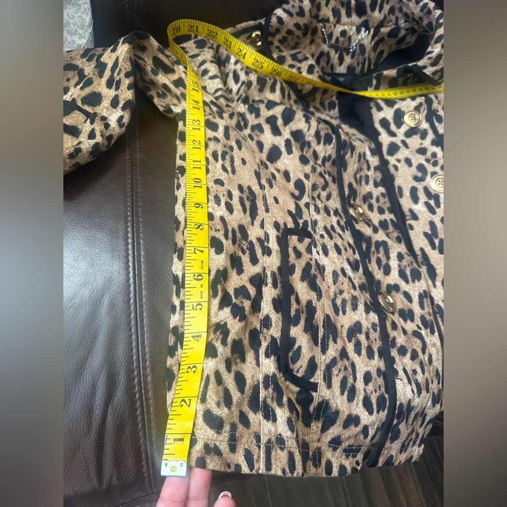 Leopard Print Button-Up Jacket - Picture 7 of 8